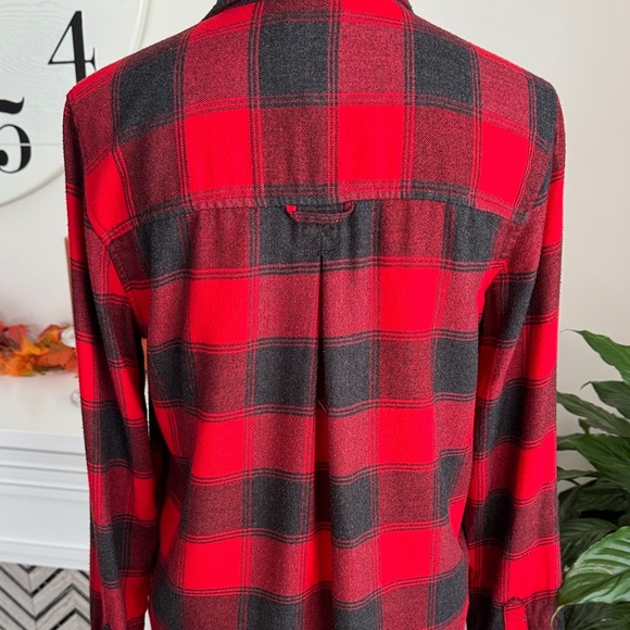 American Eagle Outfitters Red and Black Checkered Shirt (Boyfriend Fit) - Picture 4 of 6